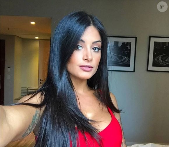 Nos anos seguintes, Aline Campos começou a mudar o seu rosto sutilmente