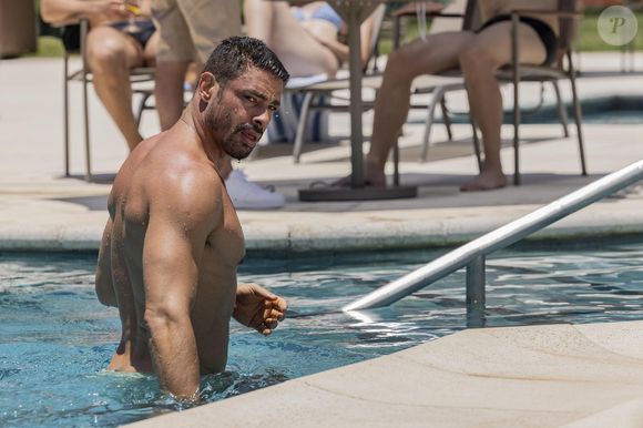 Cauã Reymond era bagunceiro na pré-adolescência, sendo expulso de curso de inglês