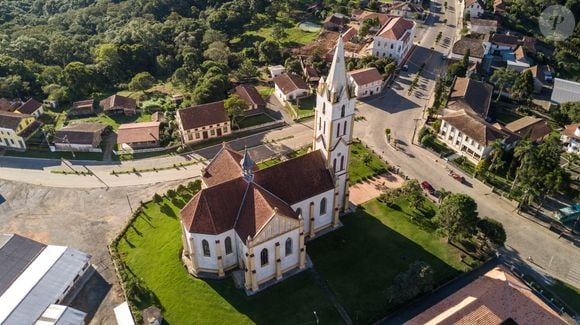 Igreja Matriz Santo Estanislau foi construída em 1922 e é símbolo da imigração polonesa