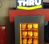 Evento contou com comidas especiais em um drive thru