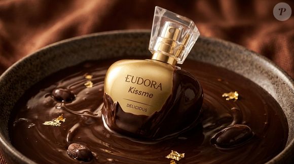 Segundo a Eudora, o Kiss Me Delicious foi desenvolvido para mulheres seguras e ousadas, destacando a sensualidade e o poder de sedução associados ao chocolate em uma fragrância feminina