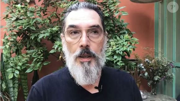 Aos 69 anos, Lobão diz não esperar que a política melhore o futuro do Brasil. O cantor já apoiou diferentes posições políticas e hoje critica a disputa entre ideologias