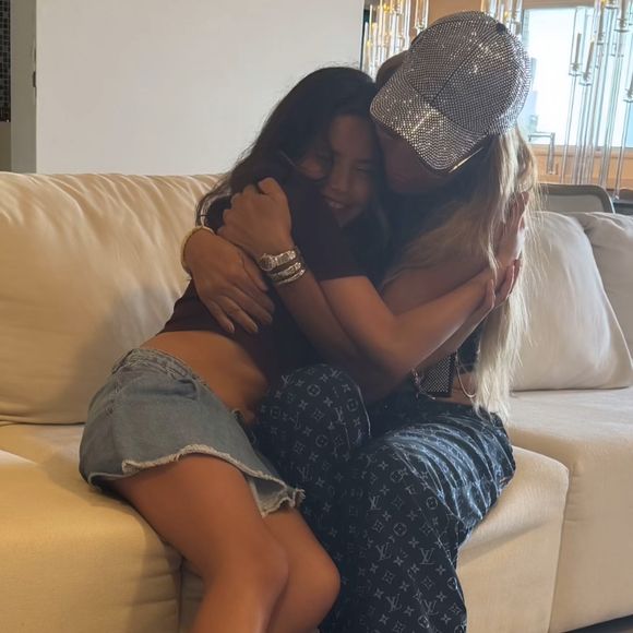 Alice, única filha de Iran Ângelo e Hulk que compareceu ao casamento, ganhou um recado especial da mãe na web: ‘Filha, fica em paz’