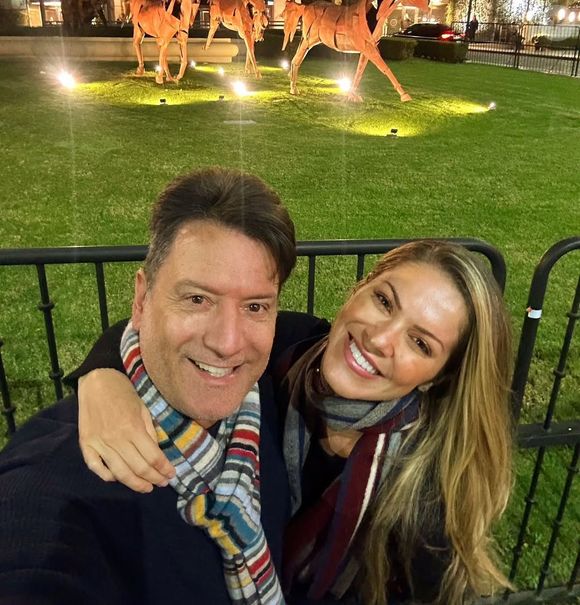 Jacqueline Brazil namora o narrador esportivo Luiz Carlos Jr. desde 2020.