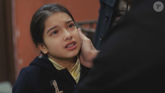 Filha de Bahar, volta a cutucar o pai, Sarp, ao falar sobre Arif, ex-noivo de sua mãe, na novela 'Força de Mulher' em 18 de fevereiro de 2025