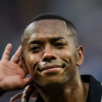 'Protegido', 'bajulado' e 'falando sozinho': os bastidores BIZARROS de Robinho, preso por estupro no presídio Tremembé