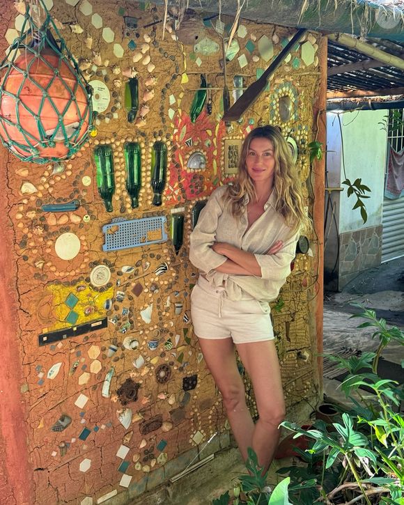 Gisele Bündchen chegou aos 45 anos com uma nova filosofia de vida e já pensa em preparar seu corpo para o envelhecimento
