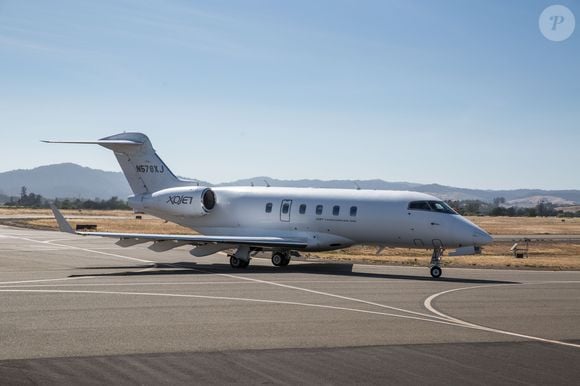 Avião do modelo Bombardier Challenger 300, mesmo utilizado por Luciano Huck, é avaliado em cerca de R$ 70 milhões e pode levar até 9 passageiros
