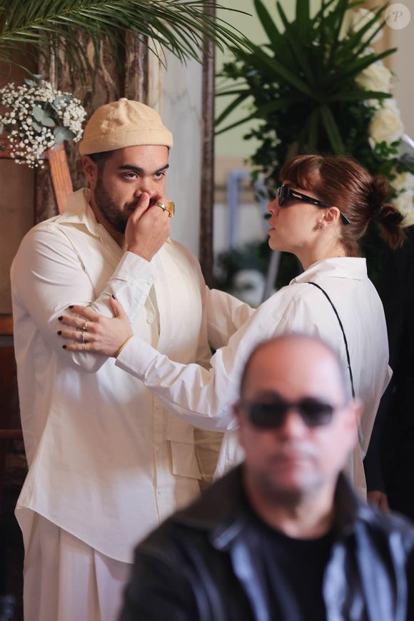 Filho de Preta Gil, no velório da mãe, ganha carinho da amiga Alice Wegmann