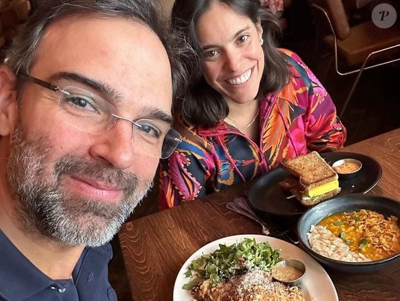 A relação entre Tadeu Schmidt e Ana Cristina é marcada por cumplicidade, parceria e bom humor ao longo dos anos.