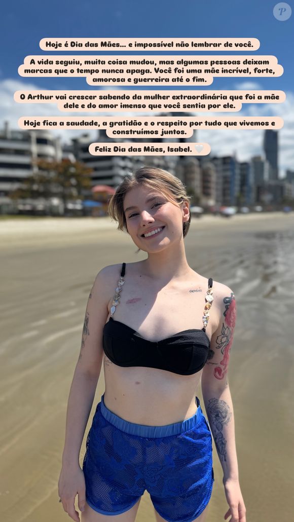 Lucas Borbas resgatou uma foto de Isabel Veloso na praia e destacou que ‘é impossível não lembrar’ da falecida esposa no Dia das Mães