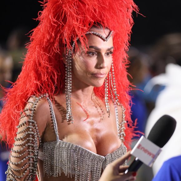 Deborah Secco colocou a fila para andar