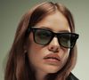 A modelo Barbara Palvin é o rosto da campanha dos novos óculos de sol da Ray-Ban