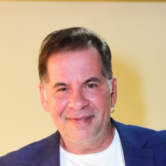 Leandro Hassum exibiu o corpo magro e musculoso em sua rede social neste domingo, 23 de março de 2025