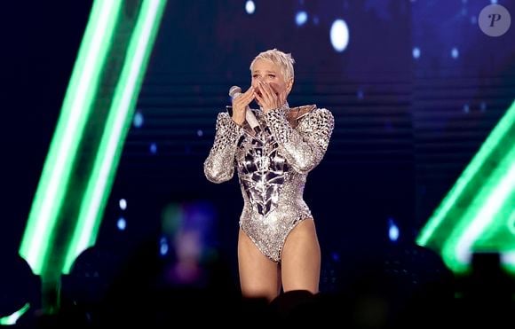 Segundo informações da GloboNews e do Portal Terra, os dois primeiros shows de Xuxa em São Paulo reuniram cerca de 50 mil pessoas cada, totalizando aproximadamente 100 mil fãs