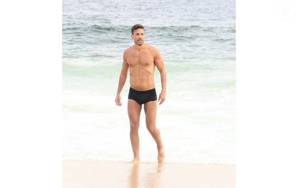 No Instagram, onde soma mais de 180 mil seguidores, Marco Antonio Gimenez costuma compartilhar registros de momentos nas praias do Rio de Janeiro