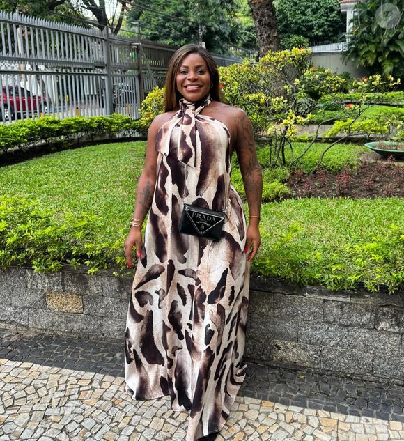 Enquanto alguns internautas apoiaram a postura da artista, dizendo que ela não tem obrigação de ajudar, outros criticaram o tom do desabafo, afirmando que faltou empatia com os trabalhadores informais.