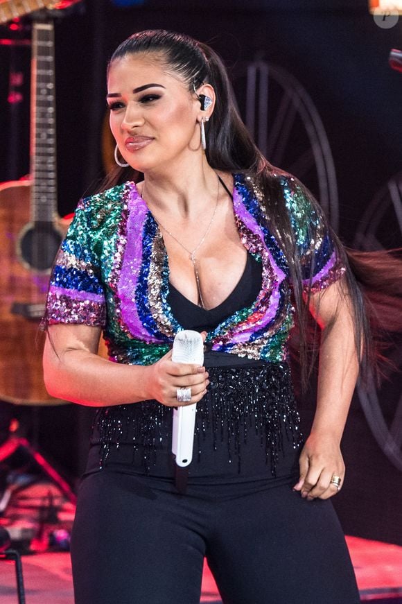 Simone Mendes não esconde que vem de um processo de emagrecimento longo nos últimos anos