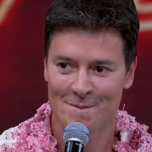 Em entrevista há 15 anos, Rodrigo Faro surpreendeu ao revelar lugar inusitado de primeira relação sexual, aos 13: ‘No banheiro do salão de festas'