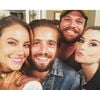 Paola Oliveira posou com Alinne Moraes, Rafael Cardoso e Emílio Dantas nos bastidores de 'Além do Tempo' em 2016