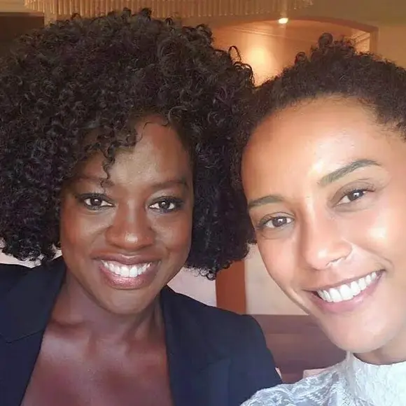 Taís Araujo conheceu Viola Davis depois de mandar mensagem no Instagram da americana com convite para um café