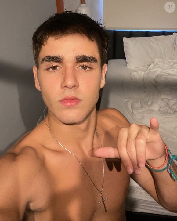 Mãe alega que a emissora entregou documentos confidenciais do ator para que a agência pudesse processá-los, resultando até no bloqueio da conta bancária de Xande.