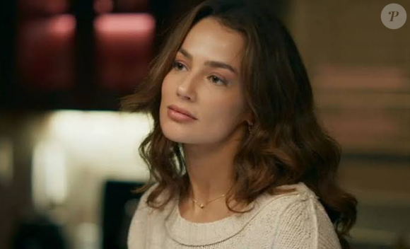 Bruna se aproveita da preocupação de Pedro com sua saúde para manter o marido ao seu lado