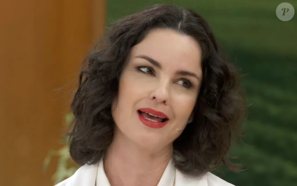 Carolina Kasting deu entrevista para Patrícia Poeta para lembrar Rosana de Terra Nostra