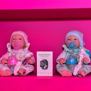 Deolane Bezerra surpreendeu ao presentear as amigas da filha Valentina com bebês reborn de R$ 2,7 mil cada