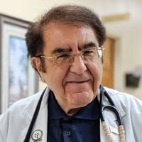 Passou em 'Quilos Mortais' e ninguém percebeu: um detalhe envolvendo o Dr. Now, hoje aos 80 anos, é a sua marca registrada no reality show