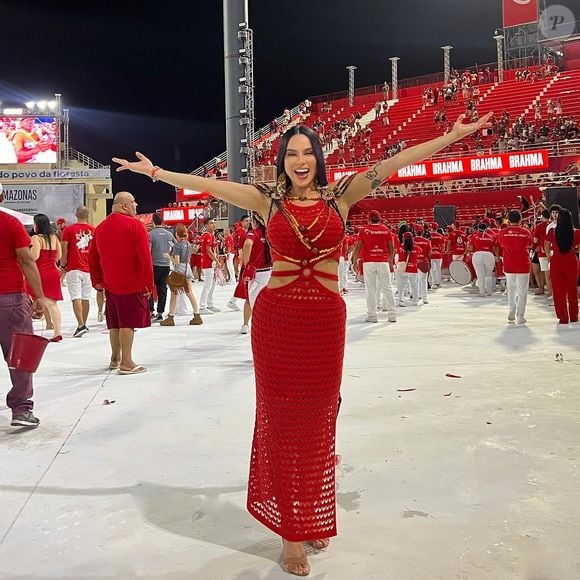 Tamires Assis, do elenco de A Fazenda 17, é musa do Boi Garantido e atua como guia do levantador de toadas