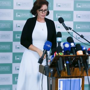 Carla Zambelli fugiu para Itália após ser condenada a 10 anos de prisão