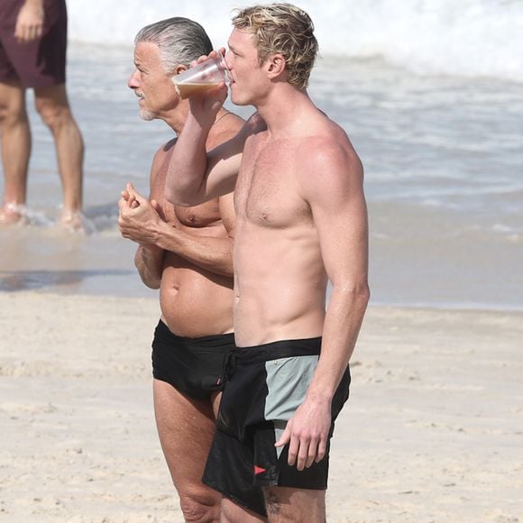 Aos 63 anos, Marcello Novaes impressionou pela boa forma em um raro momento de lazer com Pedro Novaes, ator de 'Garota do Momento' e 'Três Graças'