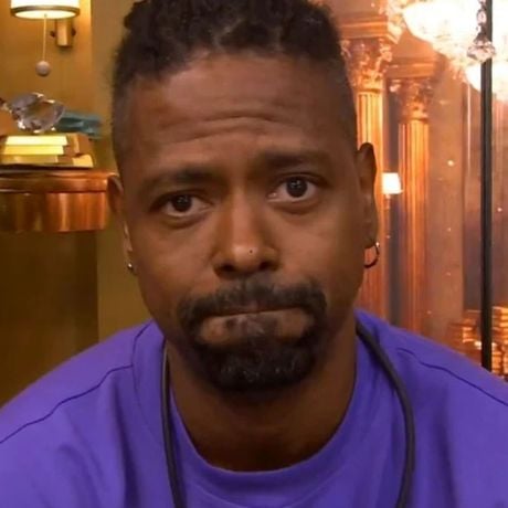 A psicologia diz que as pessoas que ficam quietas nas conversas, em vez de lutarem para serem ouvidas, não são tímidas ou desinteressadas: elas têm um nível de profundidade que a maioria das pessoas já esqueceu como alcançar