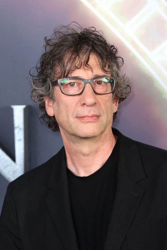 Ex-babá acusa Neil Gaiman de abusos sexuais e práticas de sadomasoquismo
