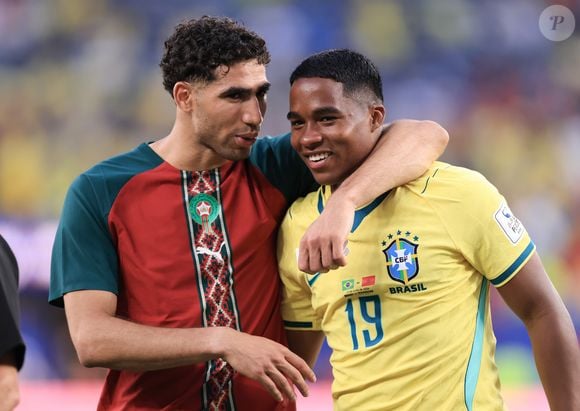 Endrick esteve presente no jogo do Brasil contra o Marrocos na Copa do Mundo, mas ficou apenas no banco de reservas
