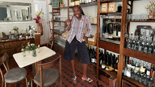 Parecem sapatilhas de balé, mas são Adidas: esse novo tênis na cor vaca malhada é um dos mais procurados em 2026 e fica incrível com vestido, saia midi ou jorts