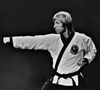 Lesão no ombro durante treino de judô levou Chuck Norris a descobrir o Tang Soo Do na Coreia
