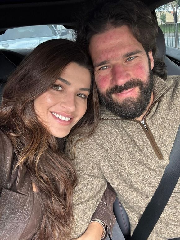 Jogador do Brasil na Copa 2026, Alisson Becker tem quadro de rosácea, responsável pelas marcas vermelhas no rosto: condição é favorecida diante tanto do sol quanto do frio