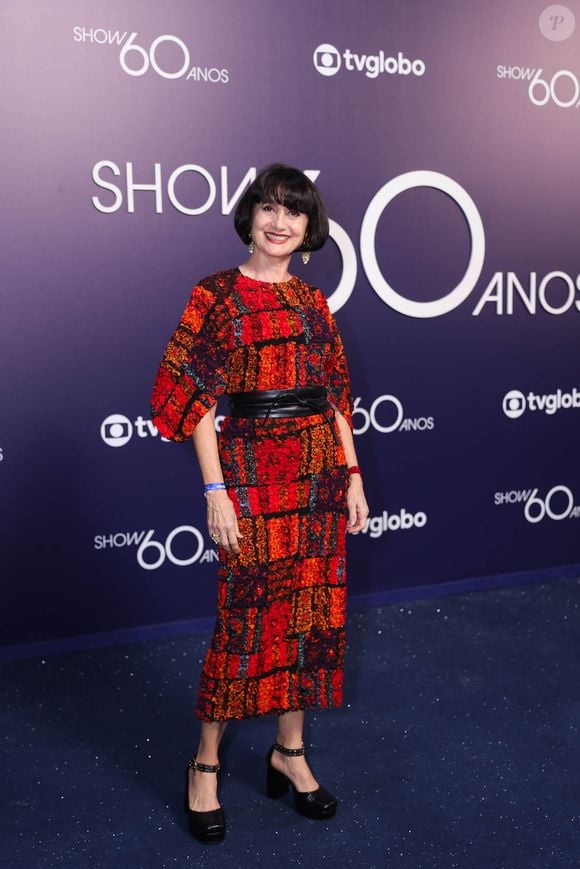 Zezé Polessa arrasou em look brilhoso e quadriculado para evento de 60 anos da TV Globo