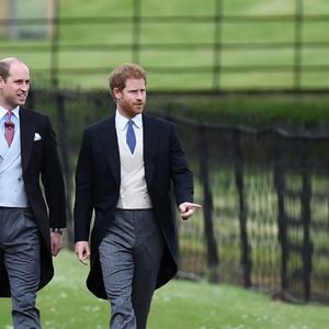 Harry garantiu que, embora seja normal brigas familiares, não vê como certo ficar brigado com William e o pai, Charles III