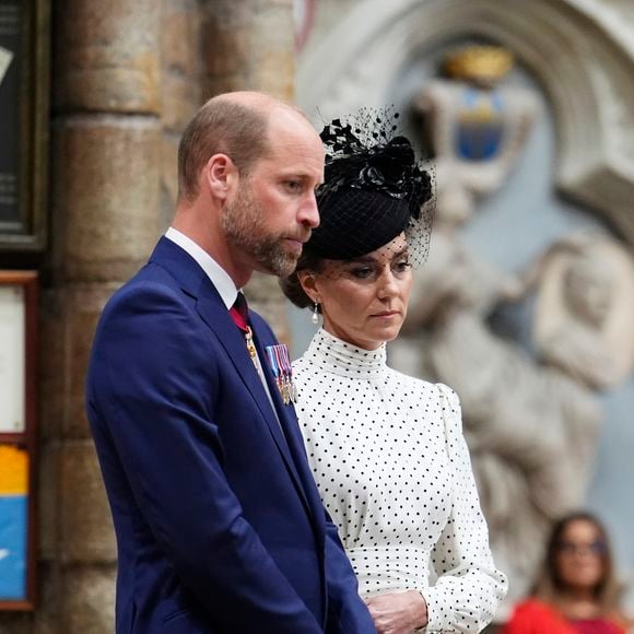 Príncipe William contou aos filhos sobre o câncer da mulher, Kate Middleton