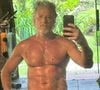 Corpo definido do ator aos 62 anos também deixa fãs impactados
