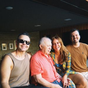 Paolla Oliveira emocionou ao mostrar os cliques de muito afeto em família