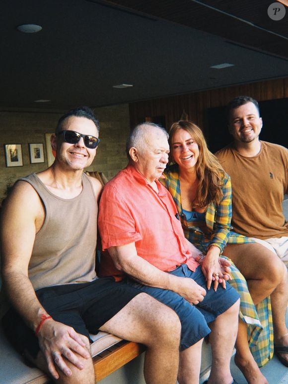 Paolla Oliveira emocionou ao mostrar os cliques de muito afeto em família