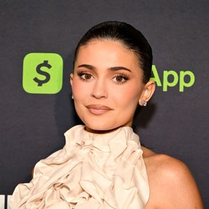Assim está Kylie Jenner em sua aparição mais recente, feita nos últimos dias