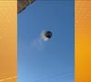 Um balão caiu em Praia Grande, Santa Catarina, neste sábado, dia 21 de junho