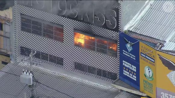 Incêndio em galpão de loja de autopeças não deixou feridos e nem mortos: causas são desconhecidas