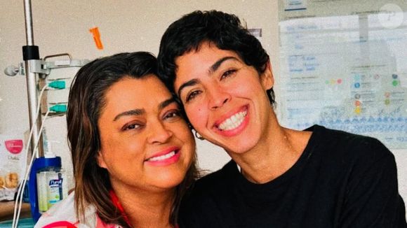 Irmã de Preta Gil, Bela Gil abriu o coração e agradeceu o carinho do público e as homenagens  para a artista, que morreu em 20 de julho de 2025.