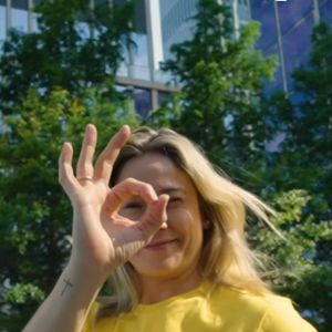 Fernanda Gentil já atuou em vários programas da TV Globo e atualmente está na Cazé TV!
